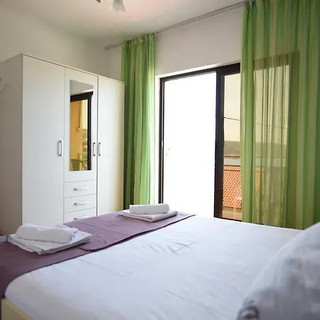 Brekic Apartment